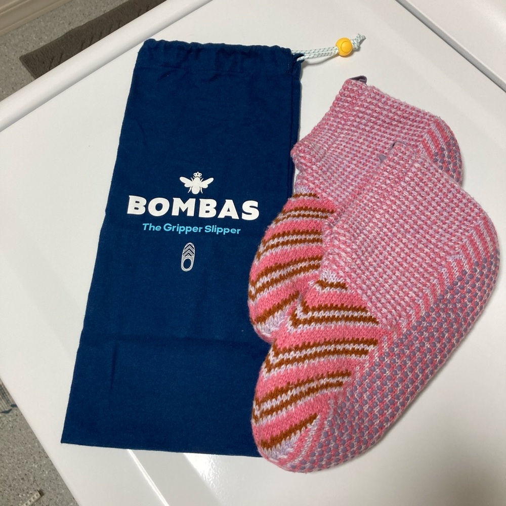 Bombas Women’s Pink, Lavender and Brown Gripper Slipper Socks. Size S.